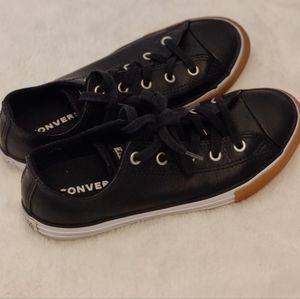 Like New: Converse Leather Chuck Taylor All Star Low Top Shoes Kids 3